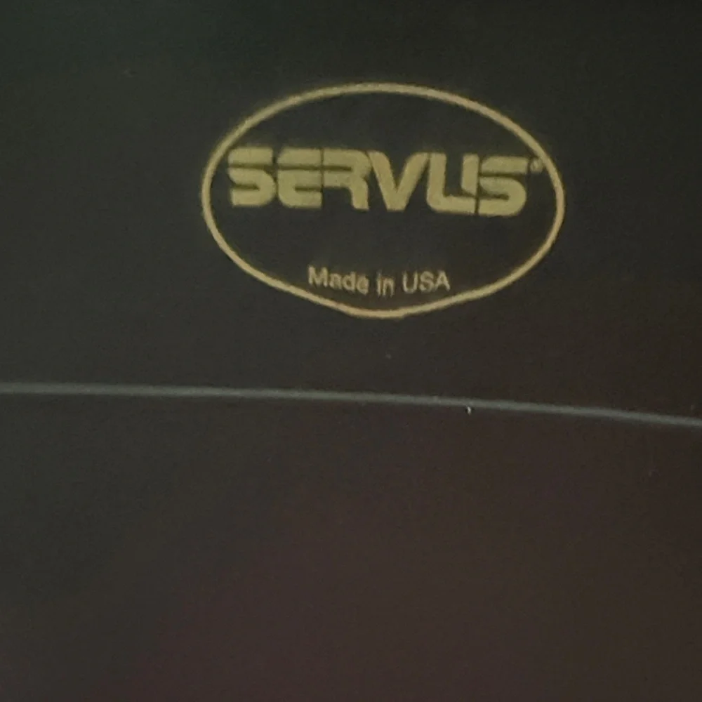 Servus embrace elements